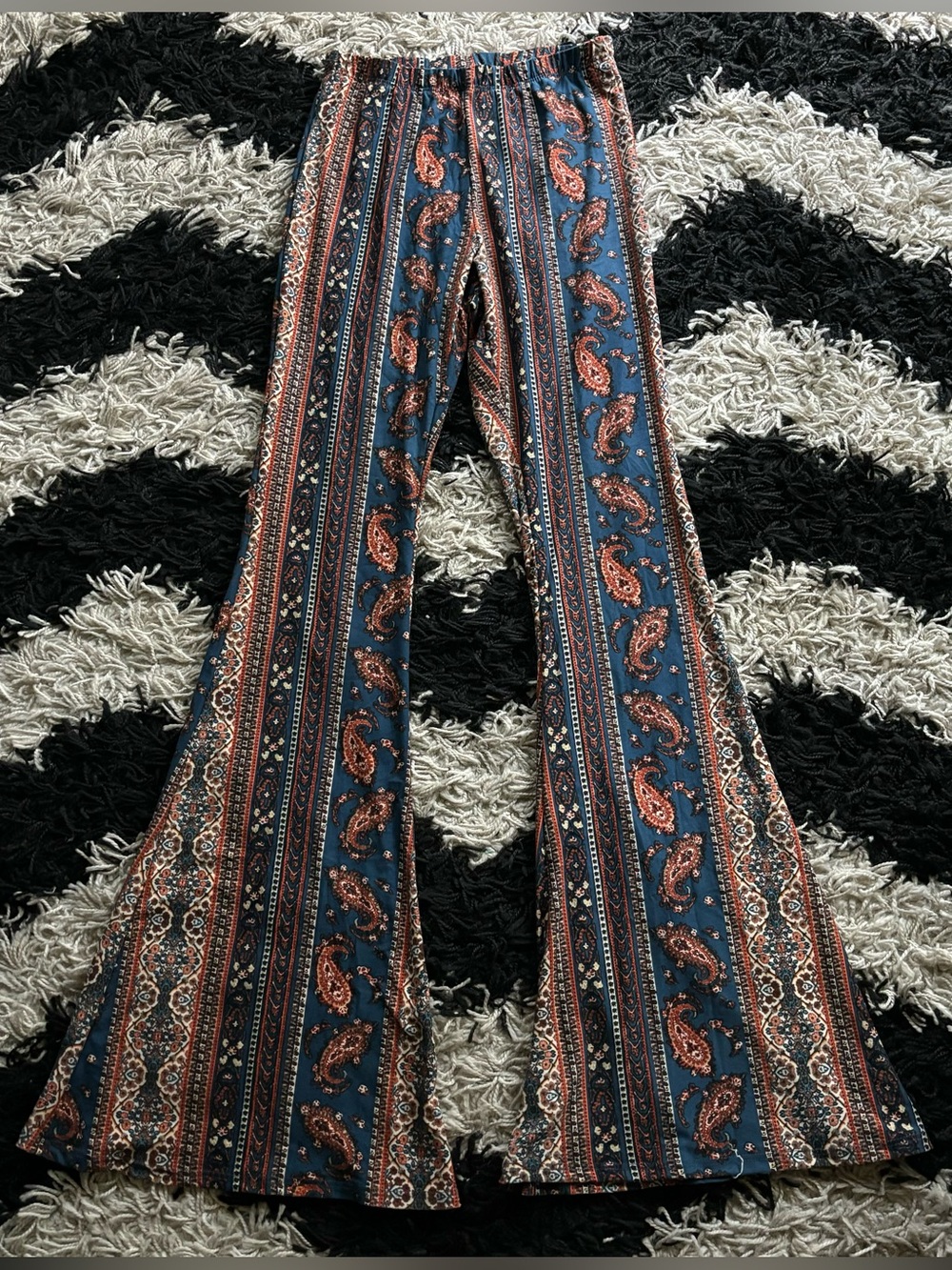 Windsor 2000’s Boho Multicolor Abstract Paisley Print Flared Leggings